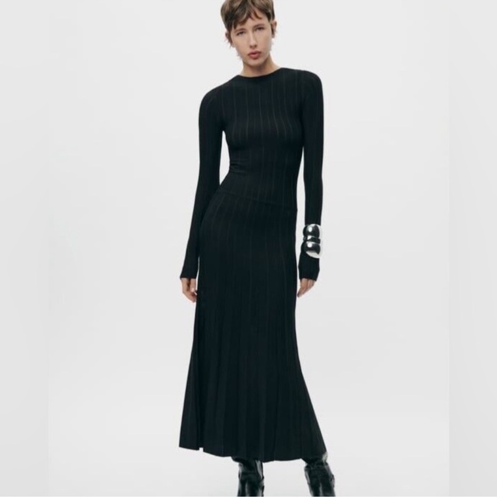 NWT - Pleaded Black Knit Zara Dress - size L
